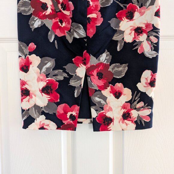 RW&CO pencil skirt navy red floral size 0 - Picture 4 of 15